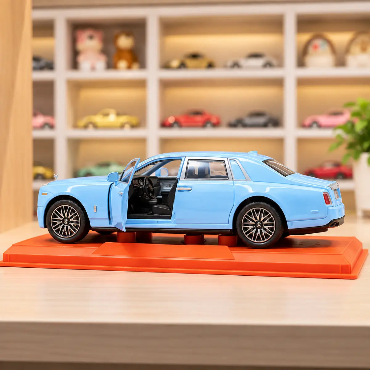 Rolls Royce Phantom 1:36 Premium Die-Cast Luxury Car Random Color