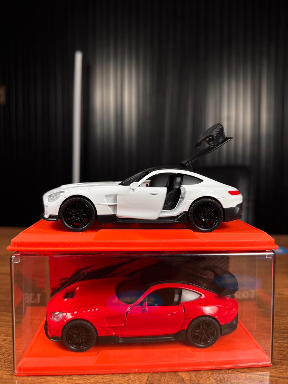 Mercedes AMG GTR Premium 1:36 Die-Cast (Random Color | W36888)