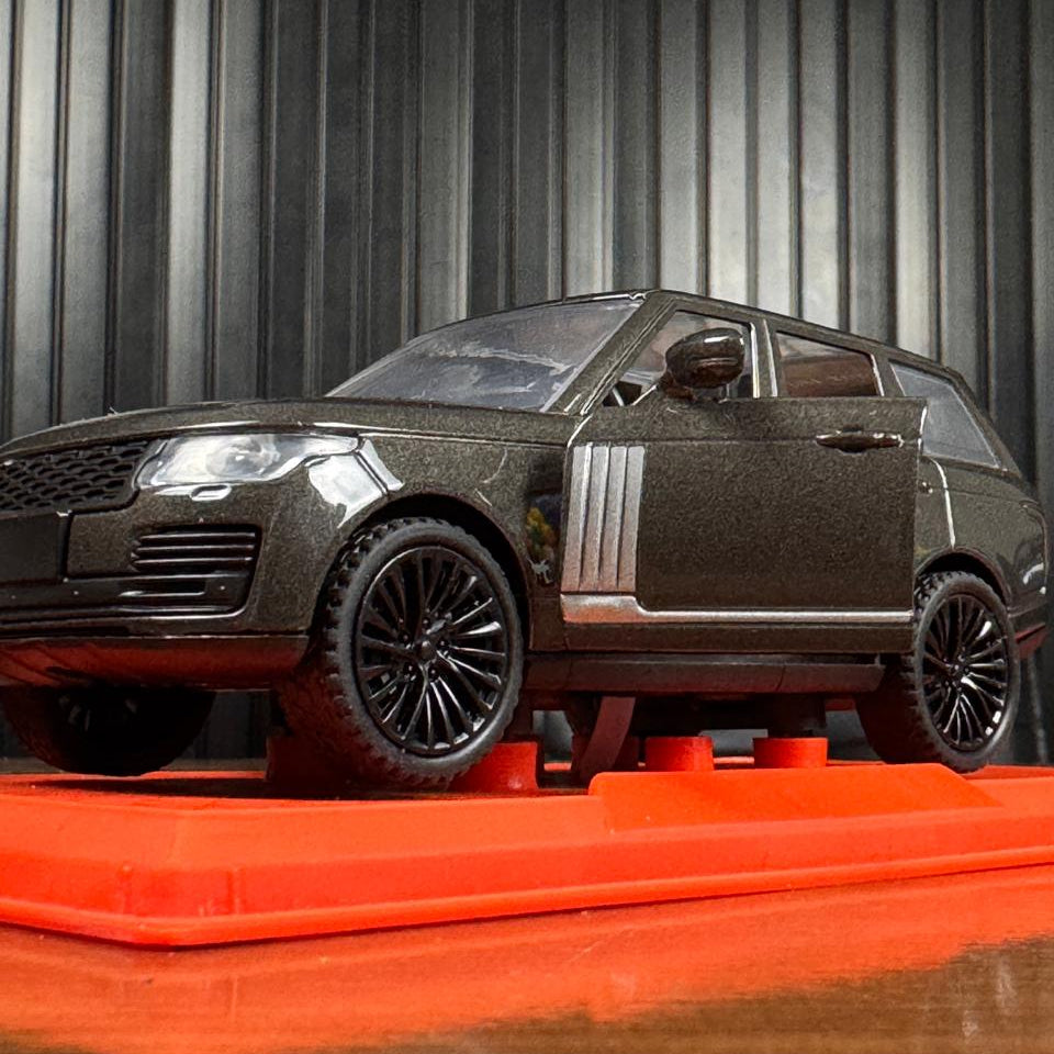 Range Rover Vogue 1:36 Premium Die-Cast (Random Color | W36888)