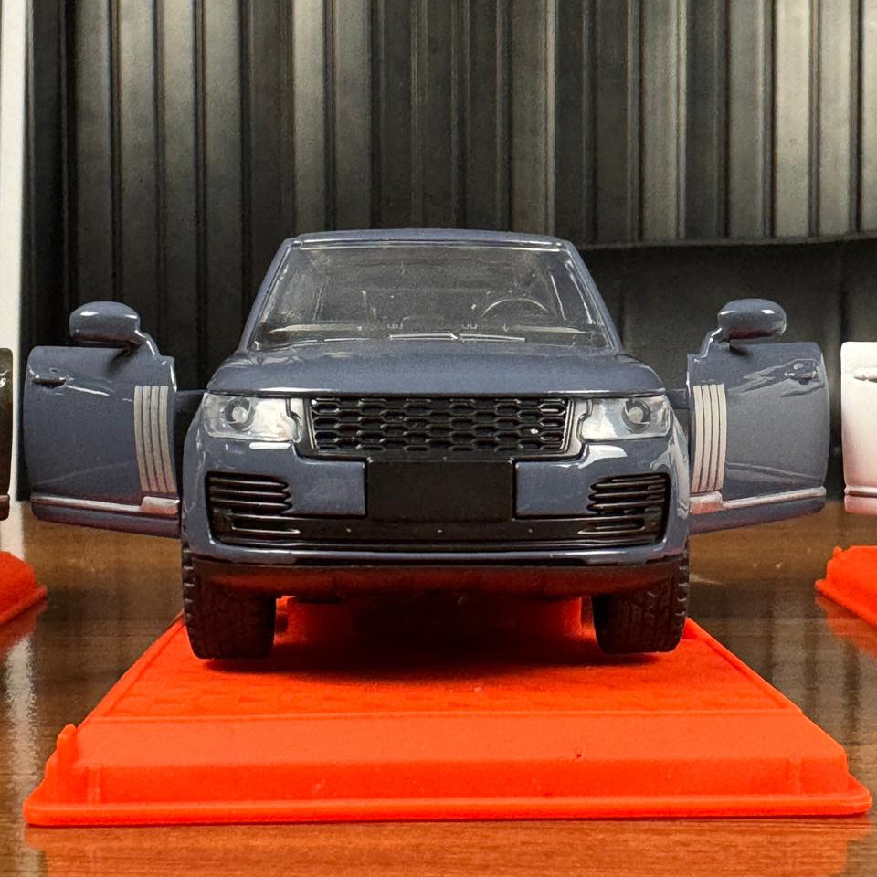 Range Rover Vogue 1:36 Premium Die-Cast (Random Color | W36888)