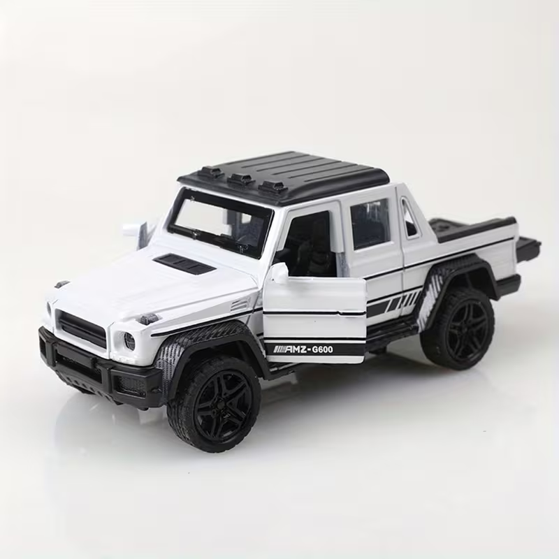 Pull-Back Luxury Metal 1:32 Scale Die-Cast Trucks (Random Colors)