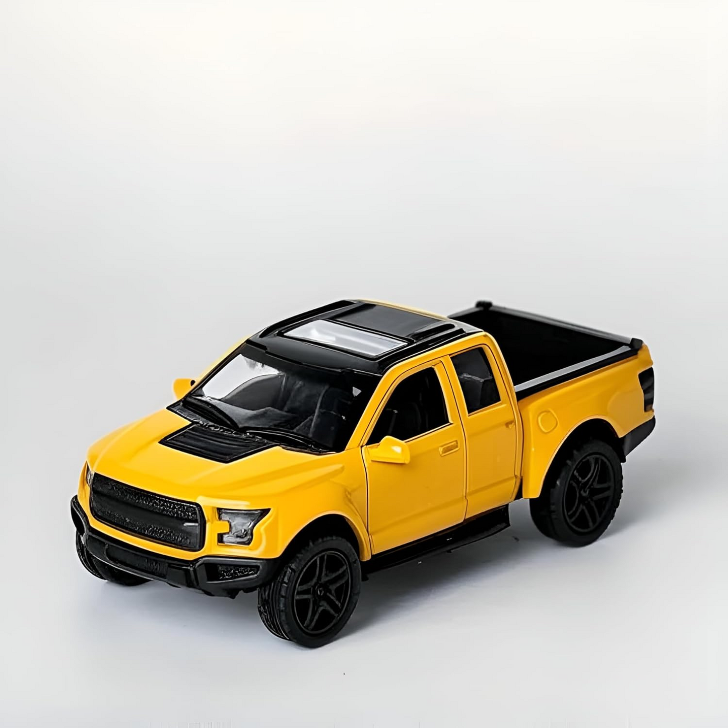 Pull-Back Luxury Metal 1:32 Scale Die-Cast Trucks (Random Colors)