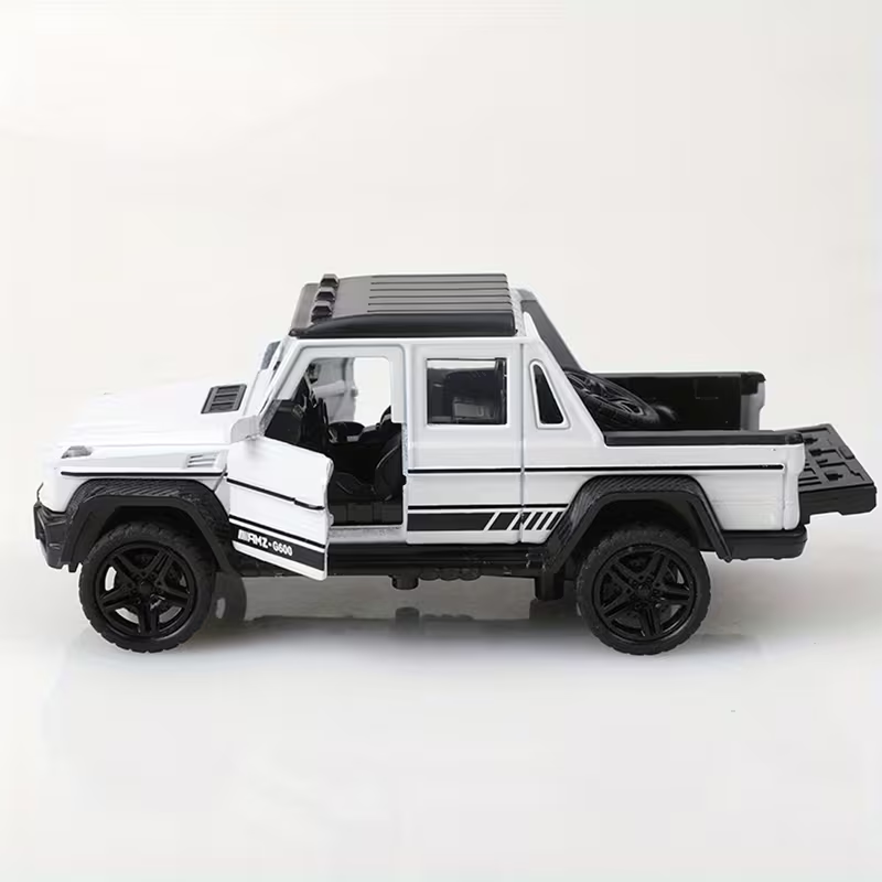 Pull-Back Luxury Metal 1:32 Scale Die-Cast Trucks (Random Colors)